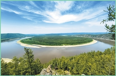 黑龙江漠河龙江第一湾。肯尼亚森林管理局森林保护官 安德鲁&middot;马蒂迪摄