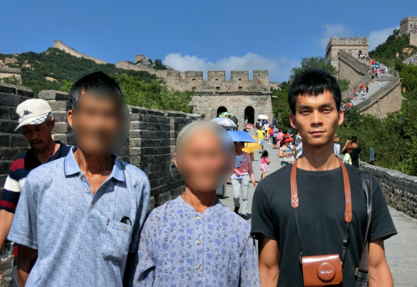 唐尚珺带着父母去了北京