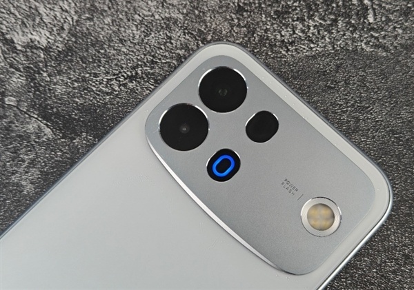OPPO A7 Pro Max上手体验：万级大电板7年耐用