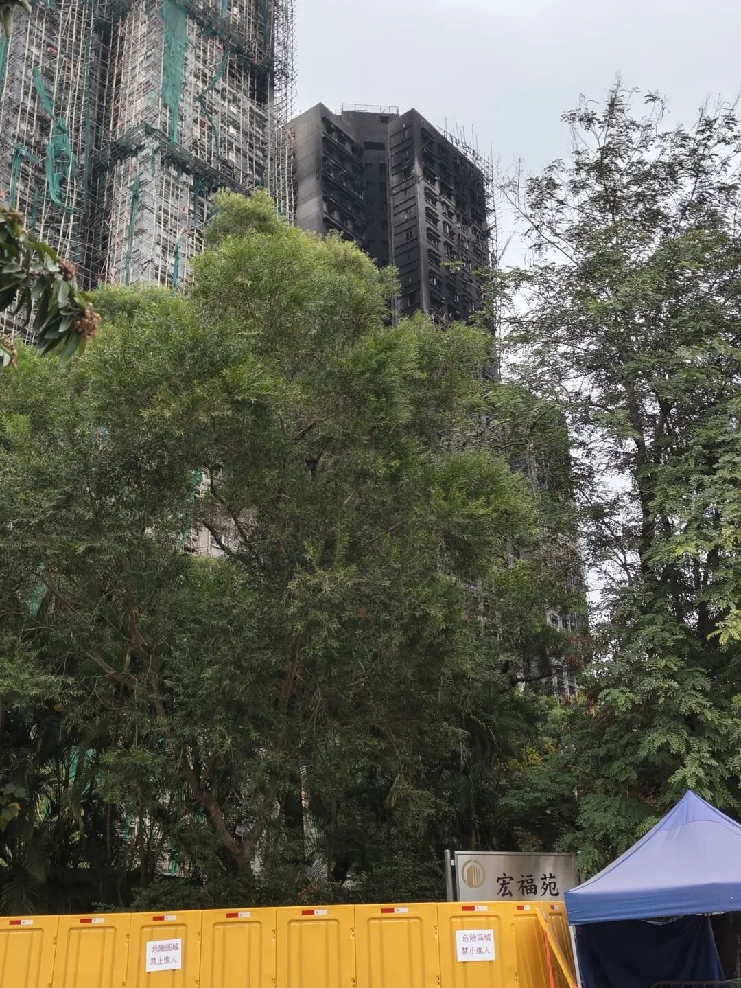 宏福苑区域目前被封锁。 黄欣玥 摄