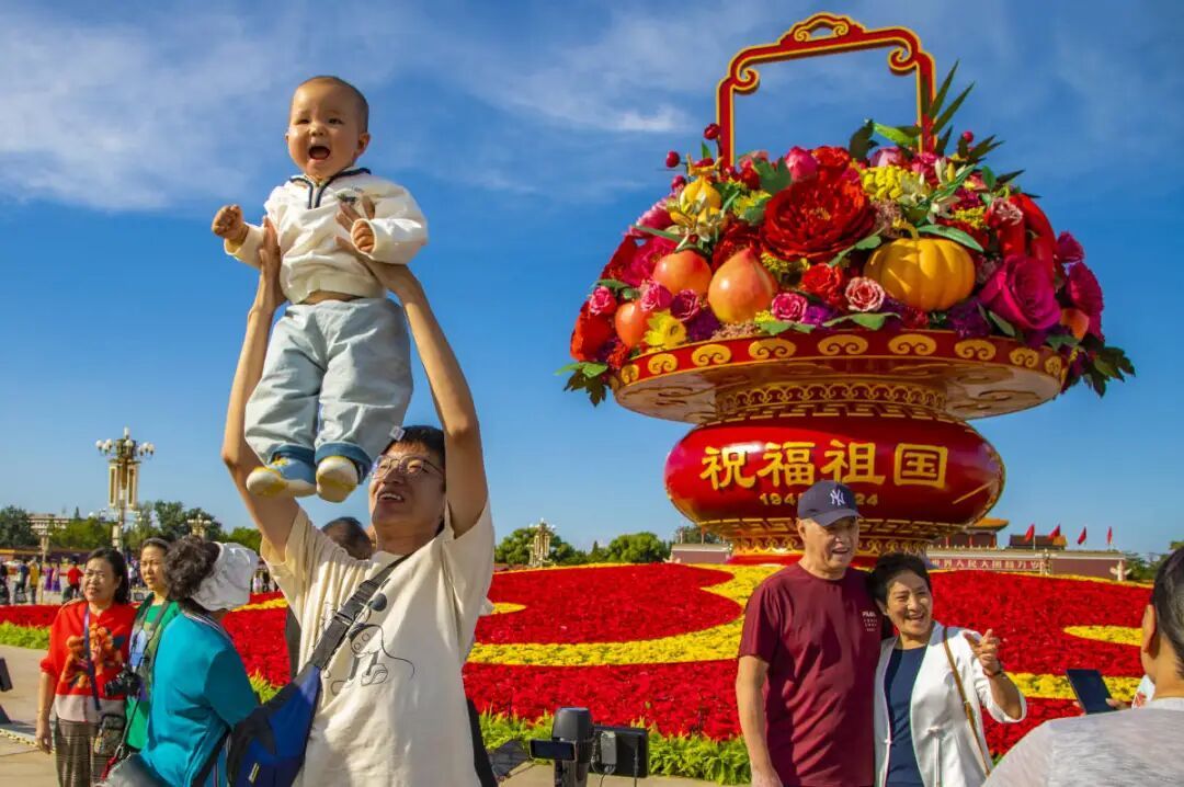 喜庆笑颜-是给祖国的生日贺礼