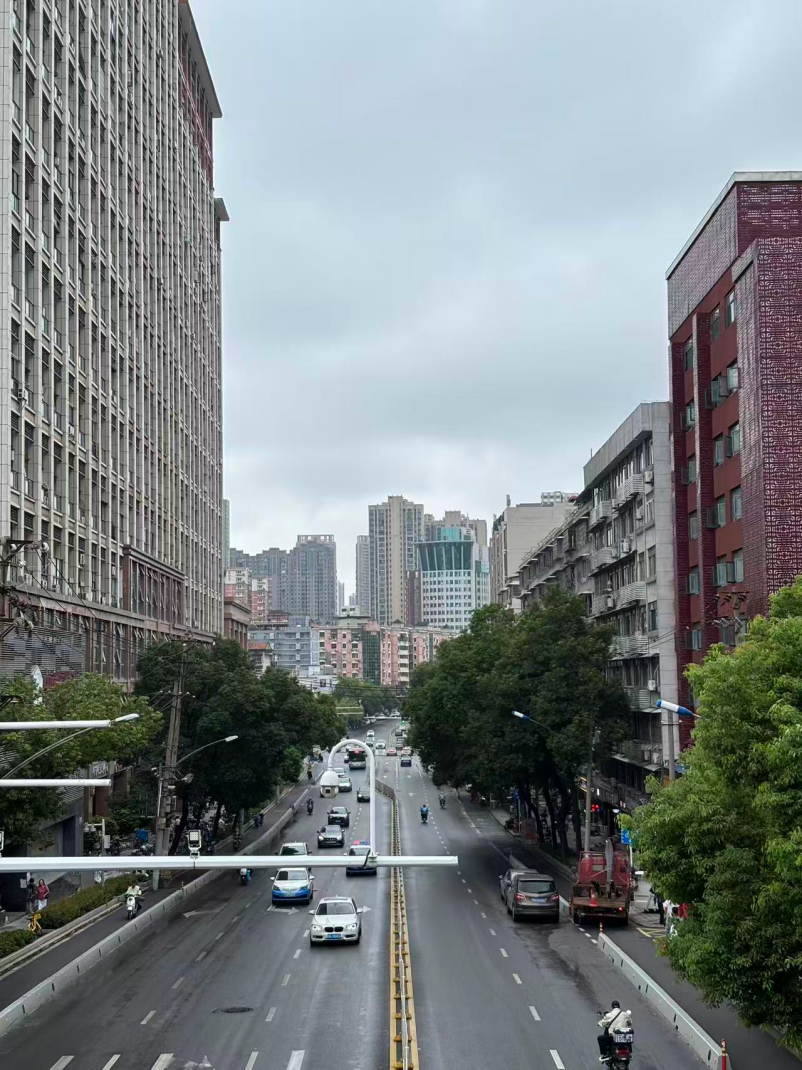 刘曦在换酒店的路上