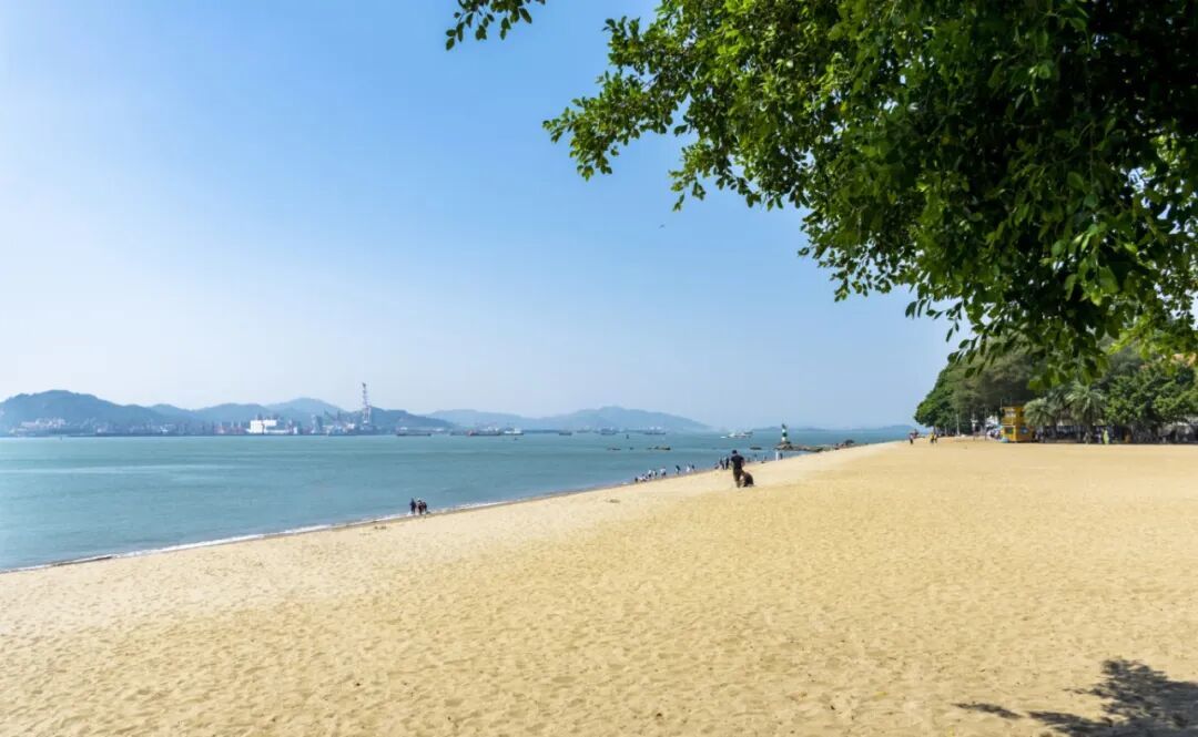 摄图网_702010754_鼓浪屿港仔后沙滩_(企业商用).jpg