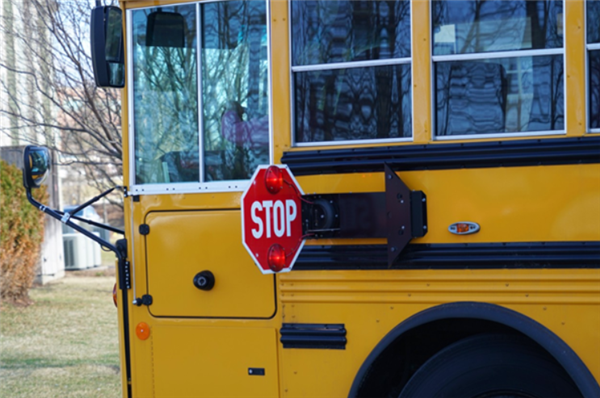 搞不定校车难题！Waymo自动驾驶再次因非法超车被调查