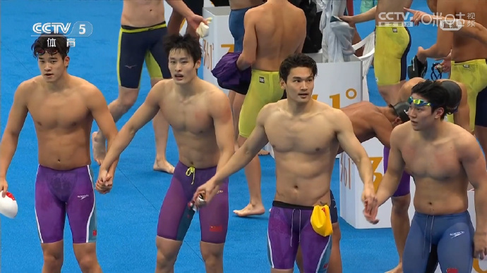 中国队男子4x100米混接夺金 名古屋亚运会男子4x100米混合泳接