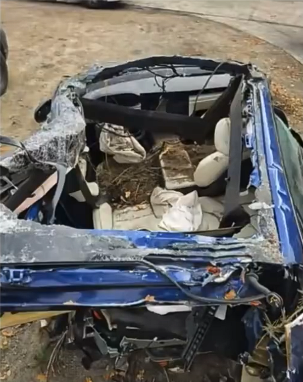 一辆特斯拉Model S Plaid时速285km发生车祸:车内人员幸存