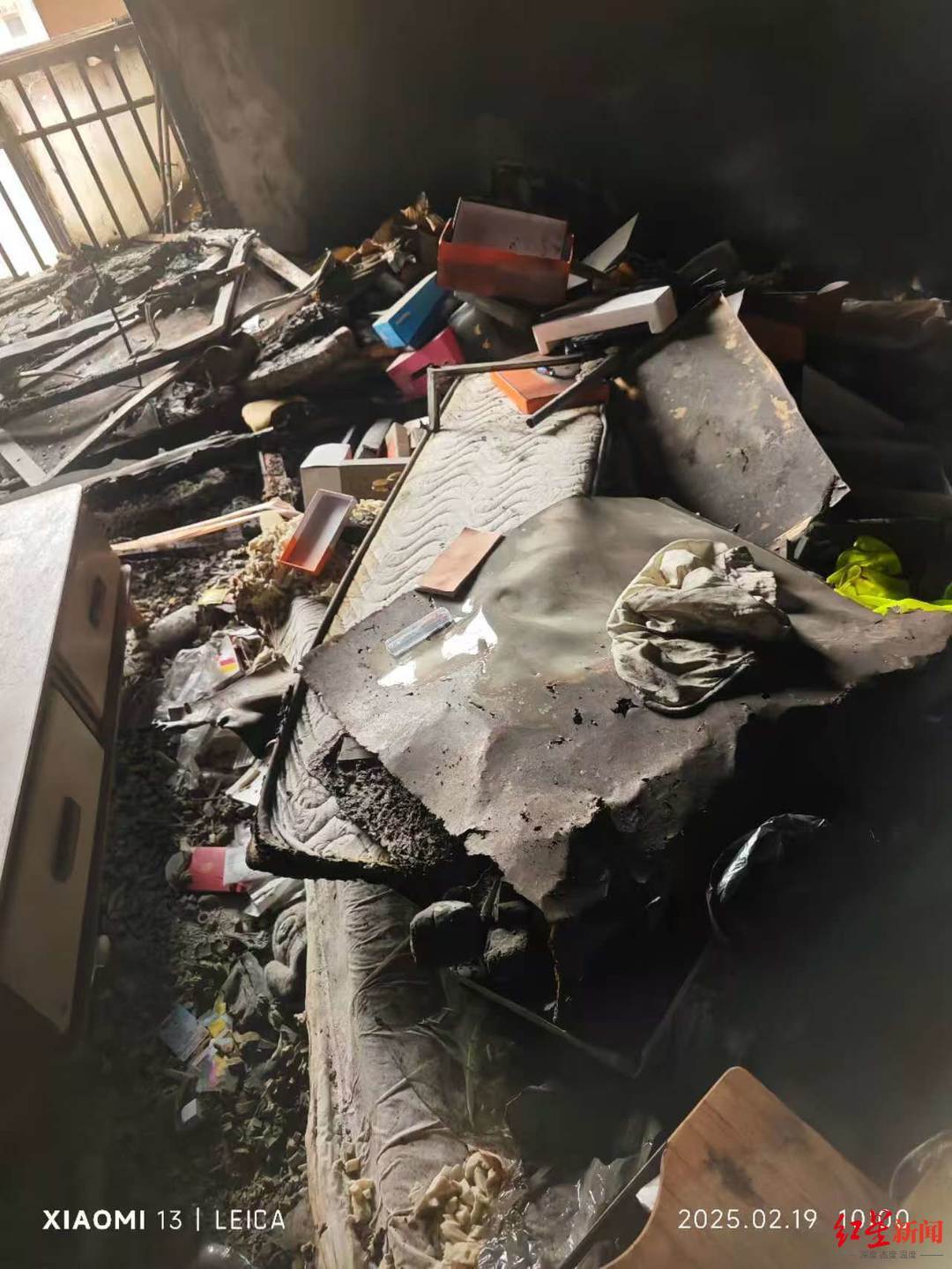 ▲杨女士房屋火灾后的现场