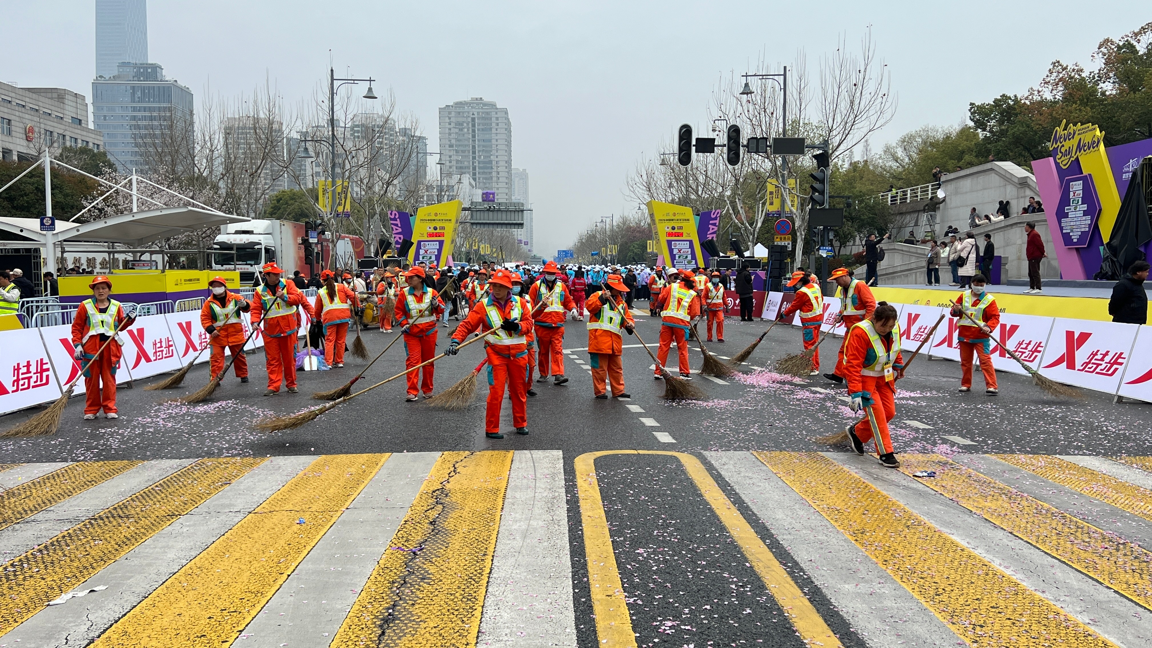 环卫人员”分组+平推“快速清扫路面 (3)