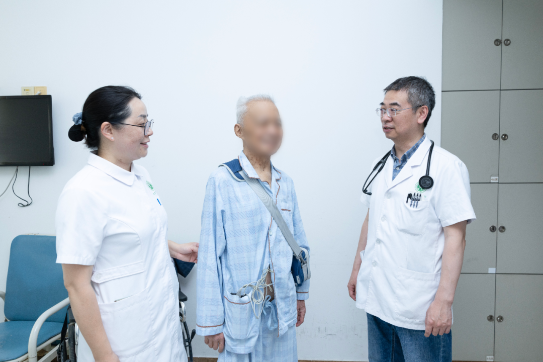 全球最高龄！90 岁老人，成功完成人工心脏移植