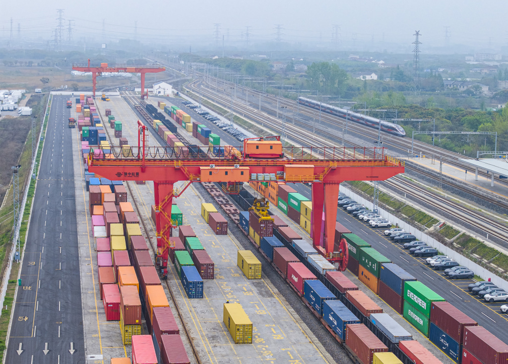 ��������������ʾ��2026��һ�����ҹ�����ó�׽�������ֵ11.84����Ԫ��ͬ������15%���»��� ͼ