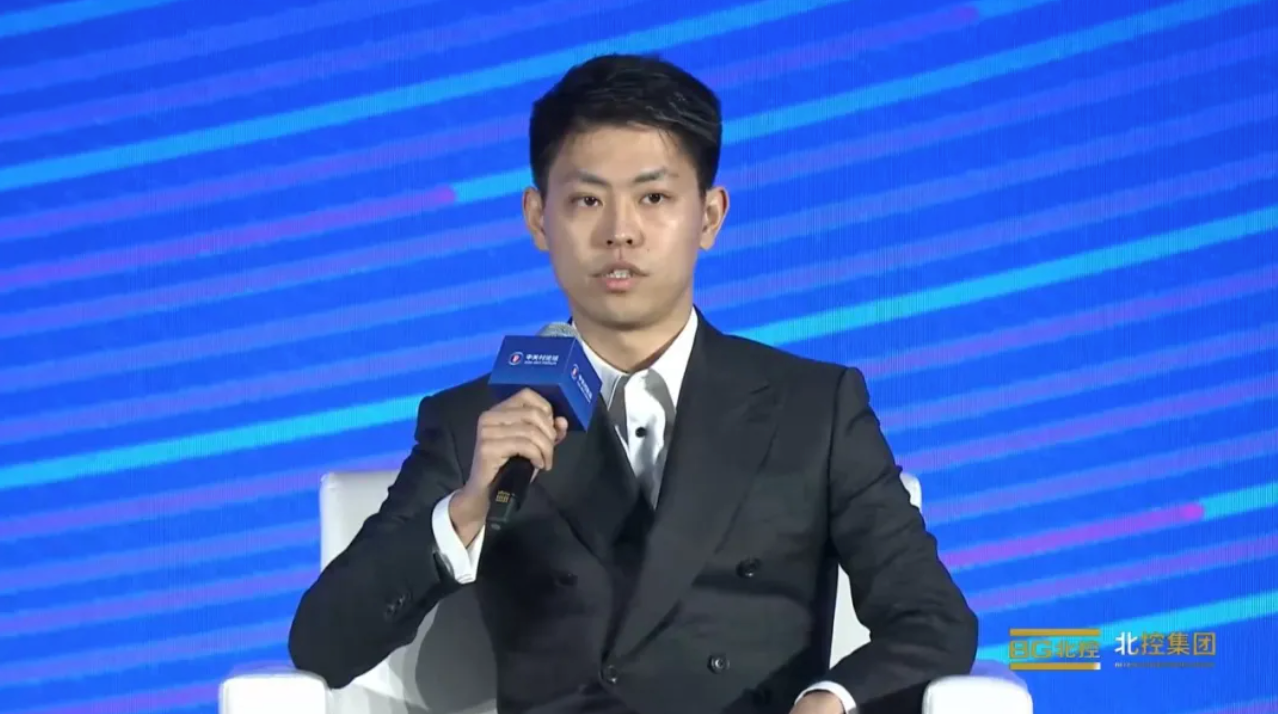 别被机器人跳舞骗了,我们还在 GPT-2 时代| 具身智能百亿圆桌