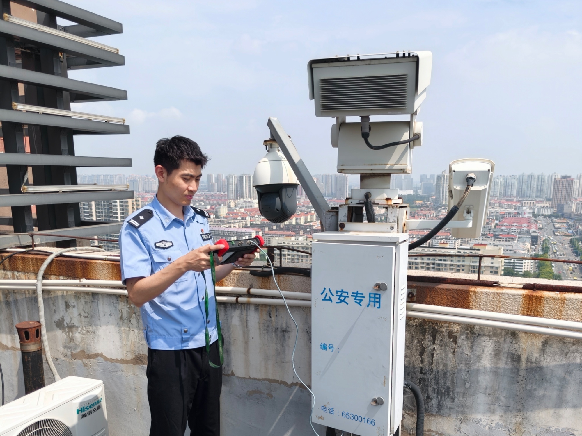 张鹏在工作中(央广网发 天津市公安局供图)