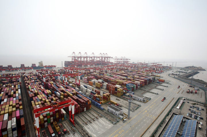 这是2026年4月1日拍摄的上海洋山深水港四期自动化码头。新华社记者 程丽 摄