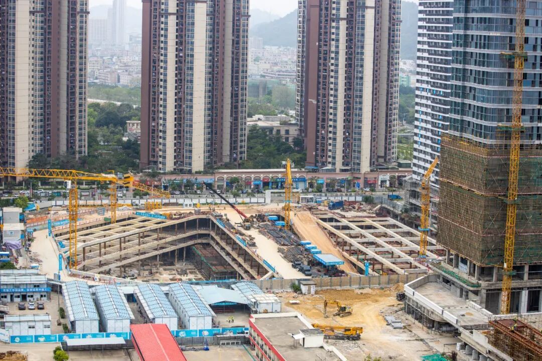 建设中的商品房住宅小区/图源：图虫&middot;创意