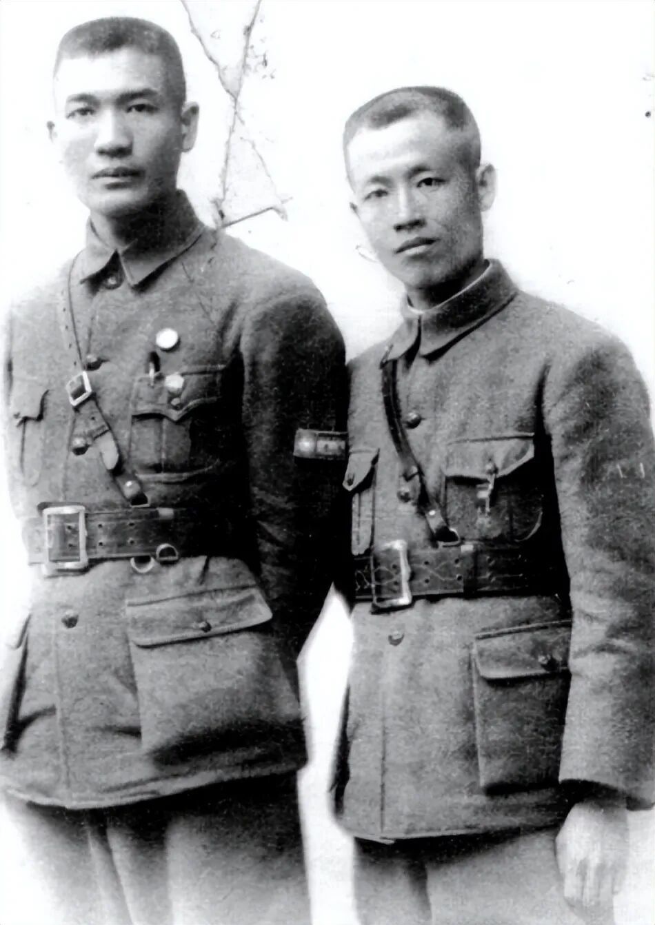 欧震(左)与李汉魂