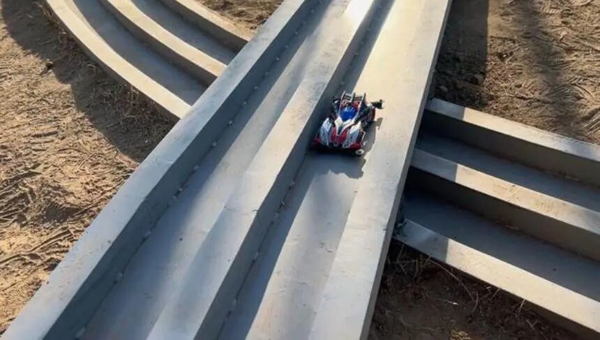 改造后的四驱车跑道 图/视频截图