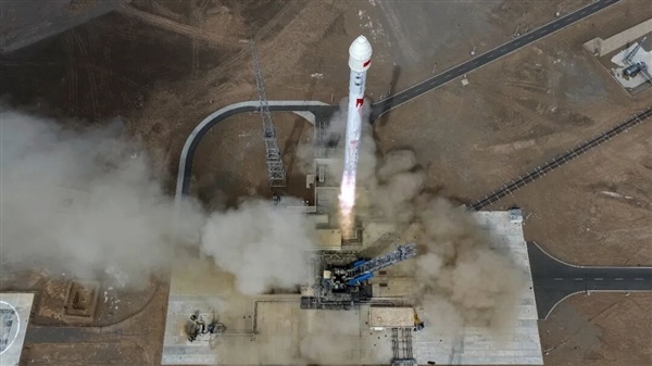 蓝箭航天大红屏!朱雀二号改进型遥五运载火箭发射成功