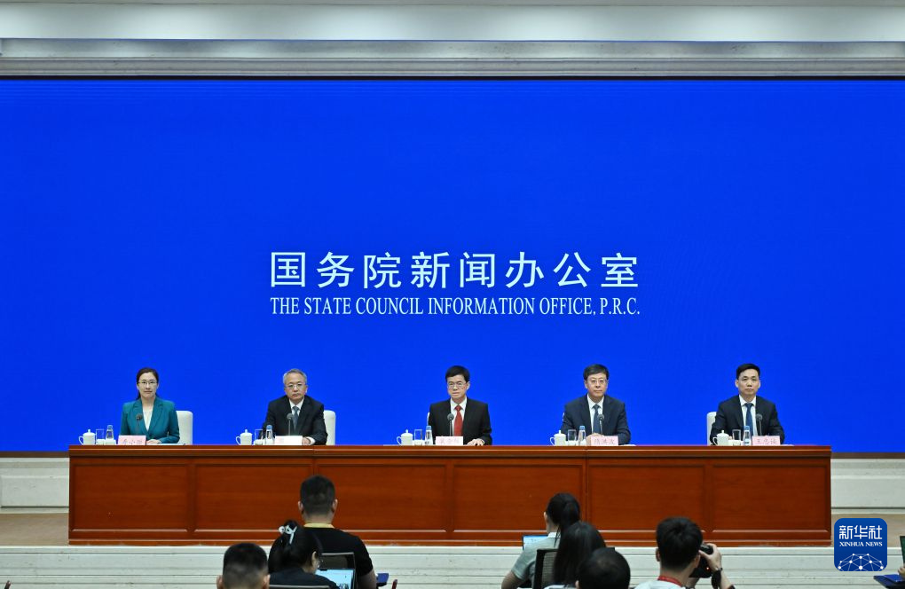 7月31日,国务院新闻办公室在北京举行“开局起步‘十五五’”系列主题新闻发布会,退役军人事务部部长裴金佳,退役军人事务部副部长隋洪波,退役军人事务部思想政治和权益维护司司长陈二伟,退役军人事务部新闻发言人、拥军优抚司司长王忠诚介绍加快推动“十五五”时期退役军人工作高质量发展有关情况,并答记者问。新华社记者 孙瑞博 摄