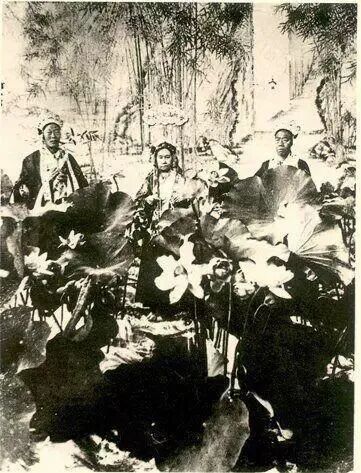 1903年，慈禧扮作观音拍照