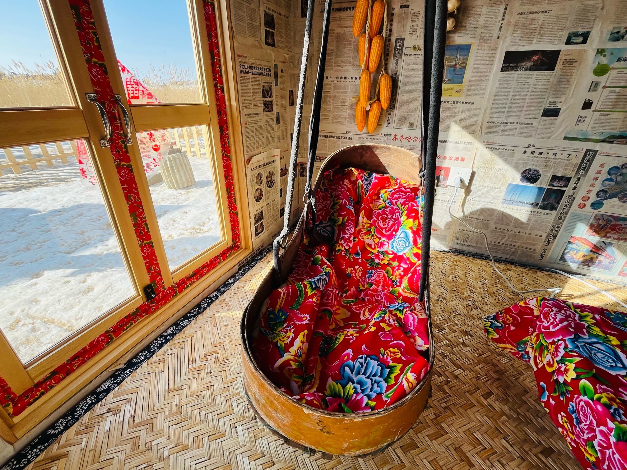 当地展出的老物件之一。王雅洁/摄。