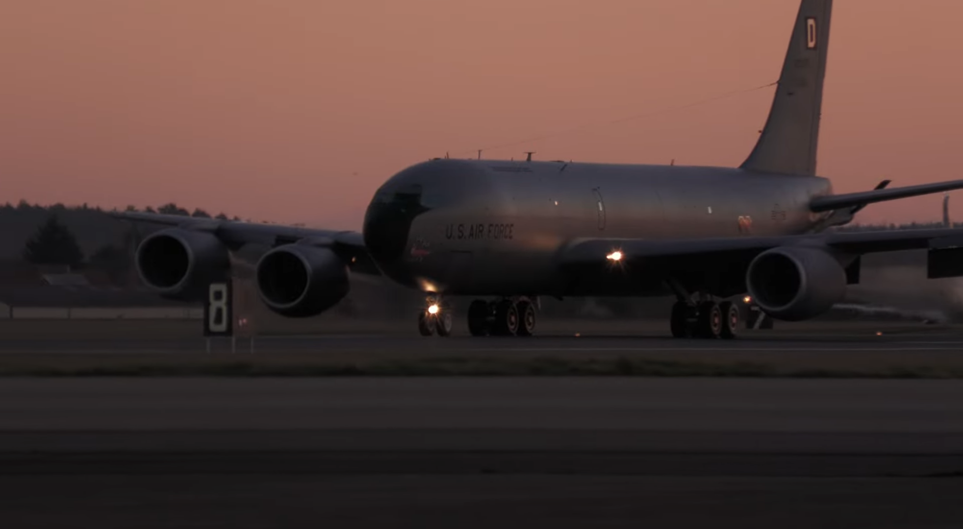 ▲AC-130J炮艇机抵达英国(视频截图)