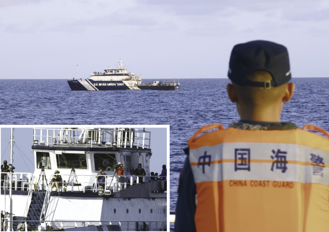 菲方船只搭载记者渲染炒作所谓“执法冲突”。