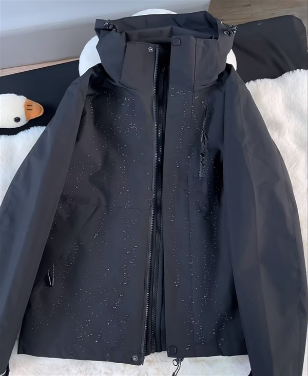 油价涨了冲锋衣可能更贵！涤纶、锦纶、氨纶全是石油做的