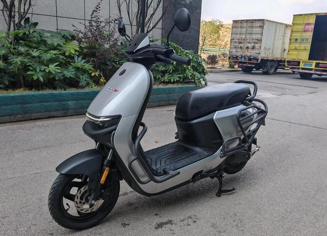 九号、小牛电摩，都降到了3000元档，为什么电动自行车却涨价了？-有驾