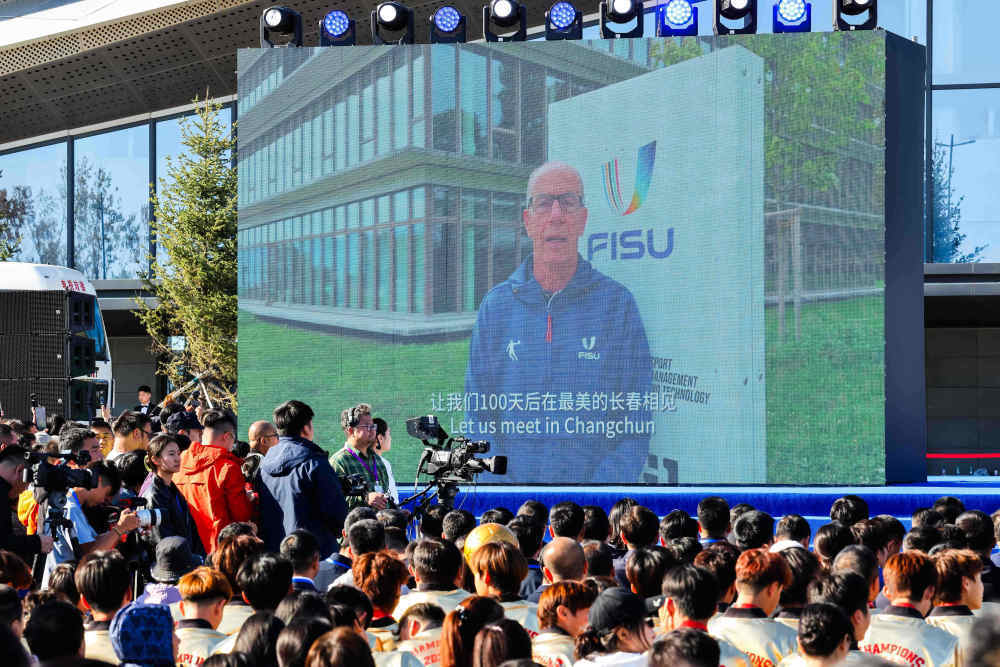 10月7日,国际大体联主席雷诺·艾德为长春大冬会倒计时100天致视频贺词。新华社记者 许畅 摄