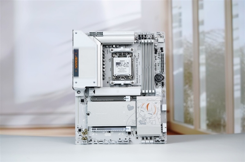 纯白搭配二次元!技嘉B850 AORUS ELITE-P ICE雕妹主板装机体验