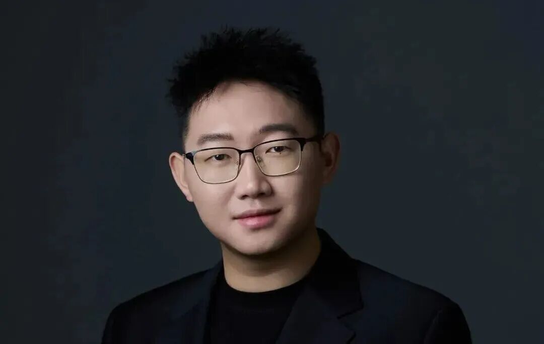 草本初色麇集创始东说念主 刘宝