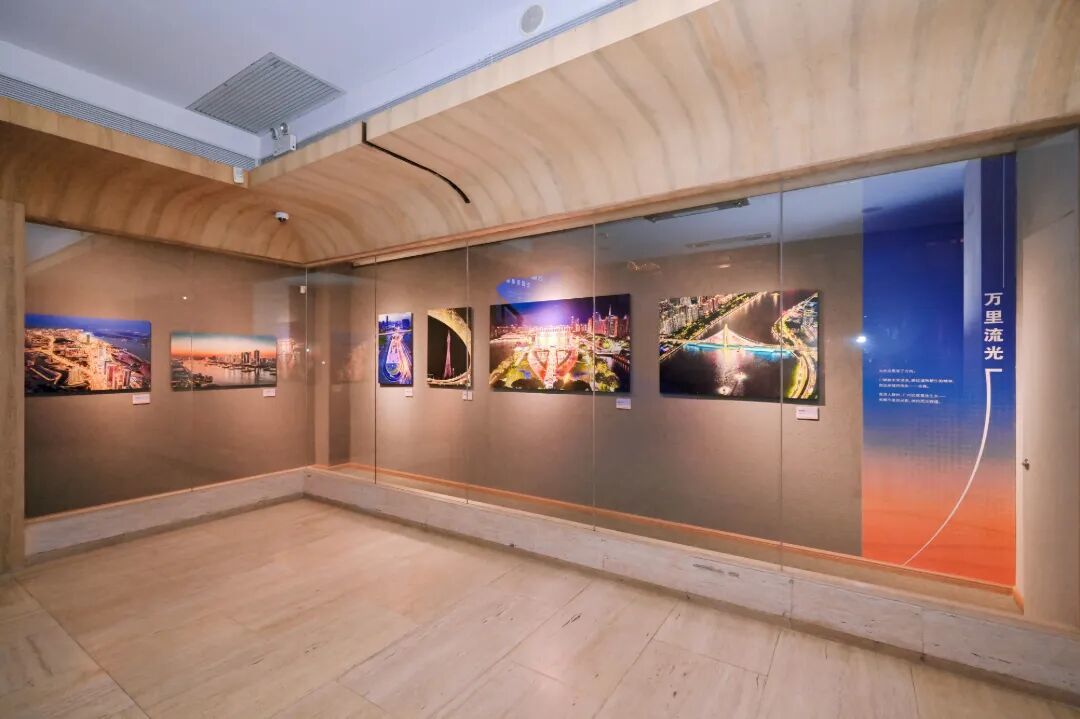 8展厅现场.jpg
