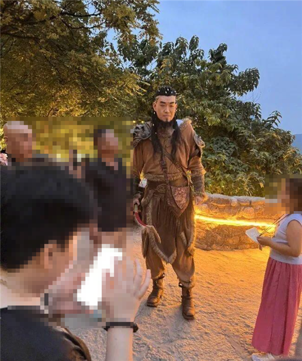 AI短剧来袭无戏可拍：《庆余年》演员求职大半年才当上景区NPC