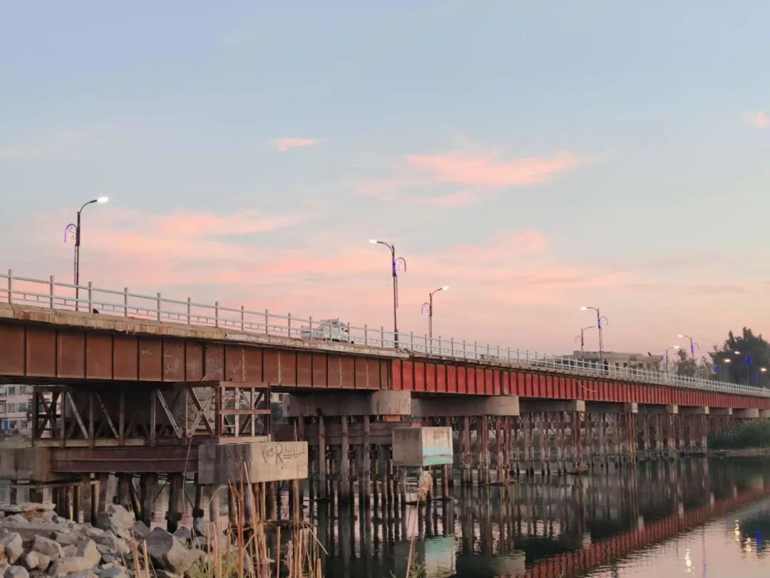 ◆拉卡底格里斯河上的新桥,现已在冲突中受到破坏。(拍摄:黄瑜珊)