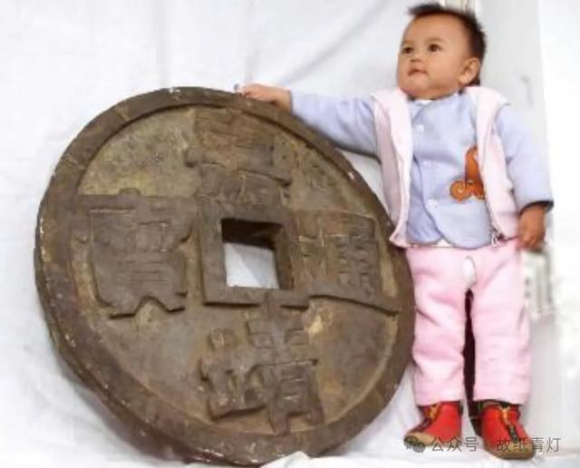 ▲之前展览和小孩对比