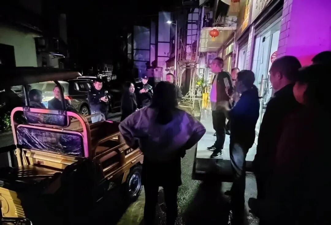 劝离群众 (1).jpg