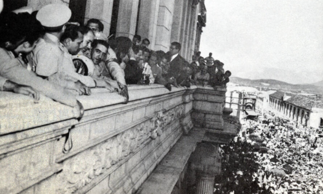 危地马拉阿本斯政府推行土地改革、触动联合果品公司利益后,后者游说美国政府将危地马拉塑造成苏联在西半球的支点。图源:Wikimedia Commons