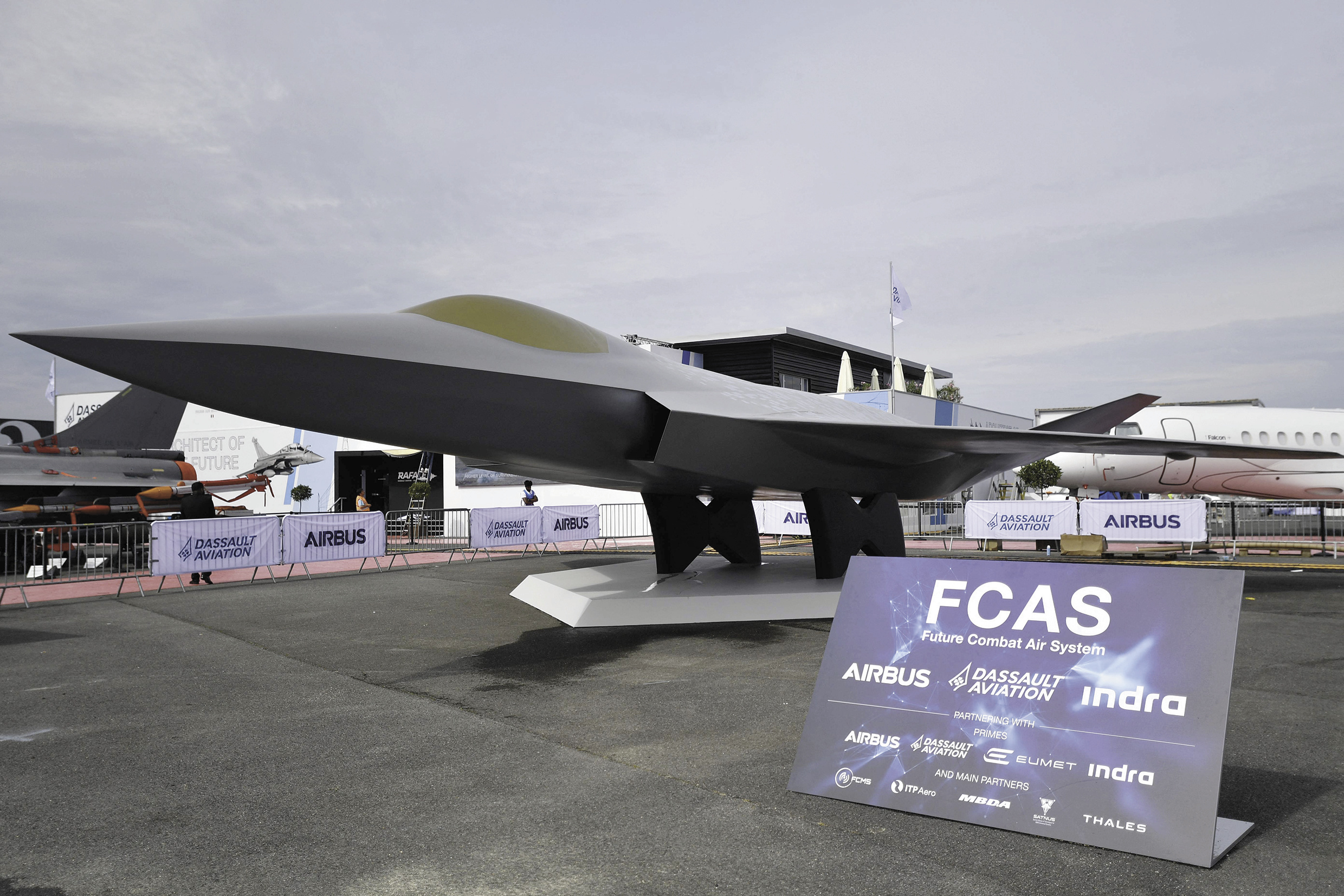 2023年6月，法国、德国、西班牙联合开发的“未来空中作战系统”（FCAS）模型在巴黎航展上展出。（视觉中国）