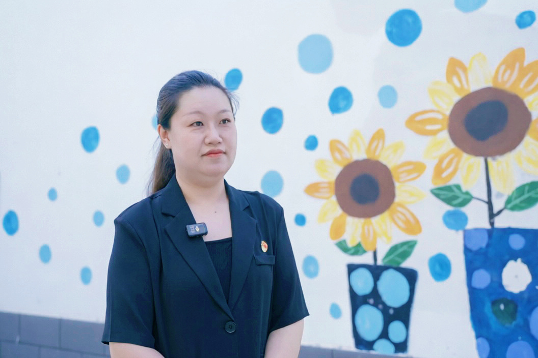 新疆伊犁奎屯市团结街街道曙光里社区党总支书记柳叶子 记者 李沛林 摄