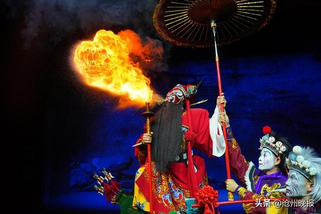 10月4日,河北梆子《钟馗》在河北省艺术中心上演。图为《钟馗》剧照。河北省河北梆子剧院供图
