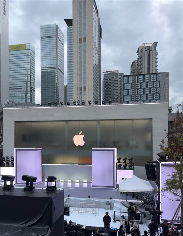 苹果成立50周年全球庆来了！成都太古里Apple Store彩排现场曝光