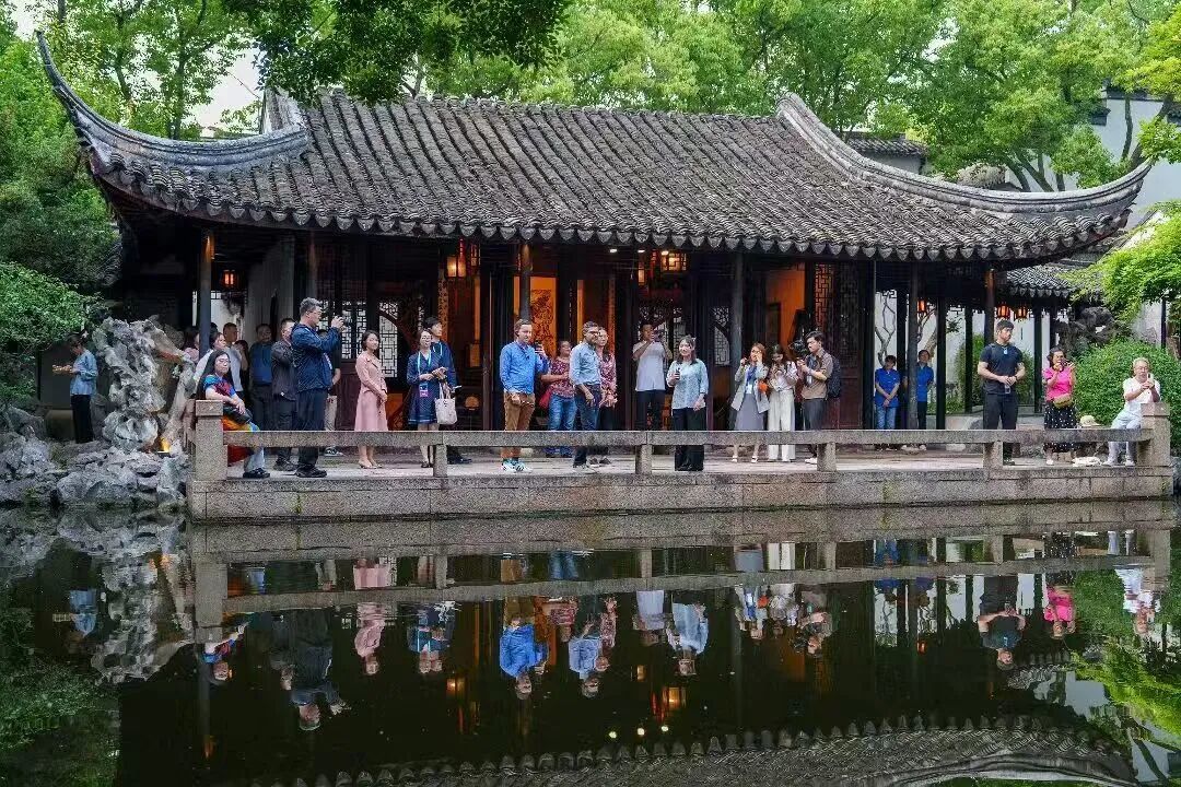 老外很多.jpg