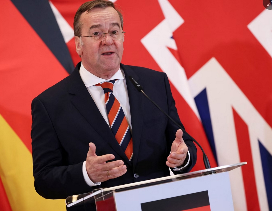 皮斯托里乌斯在波兰的新闻发布会上发表讲话