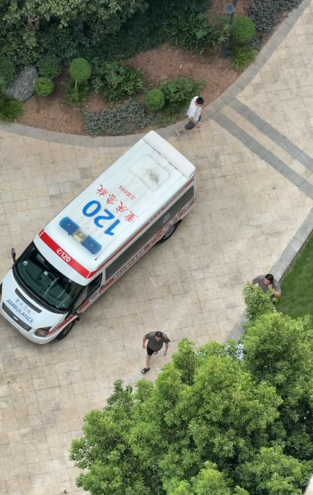 △邻居拍摄到现场视频画面截图。