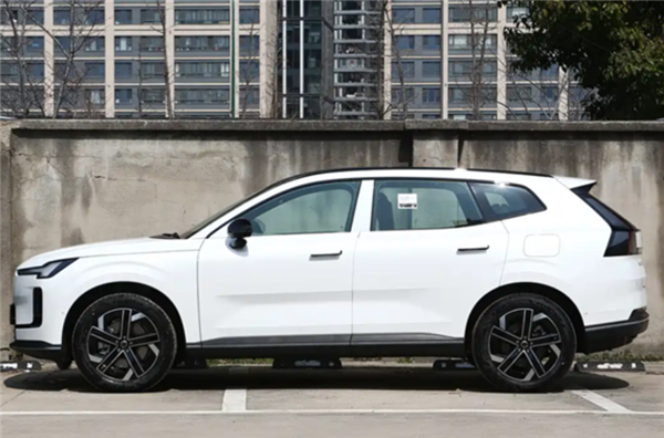 狂降21万 沃尔沃XC70跌至19.99万起!4S店:多车型同步下调