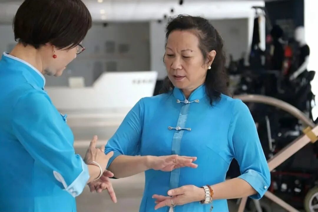 扬爱妈妈融合旗袍团正在排练。受访者供图