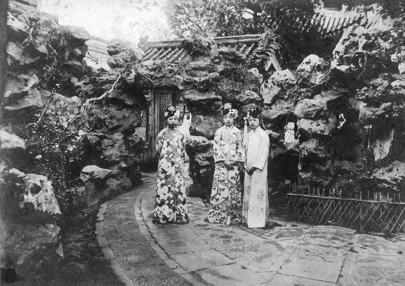 婉容、文绣与溥杰之妻唐石霞