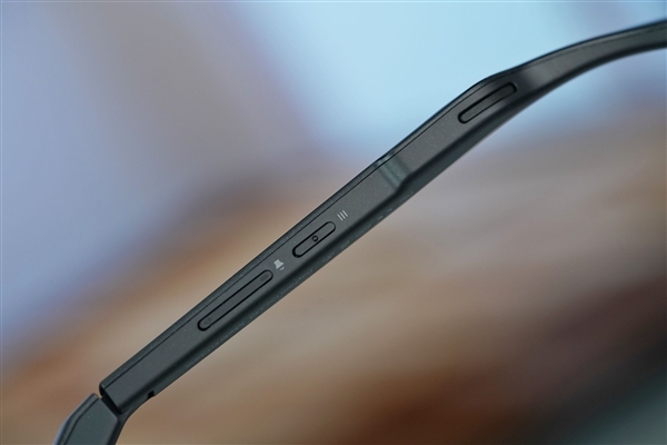 口袋里的135英寸HDR巨幕！雷鸟Air 4 Pro蝙蝠侠图赏