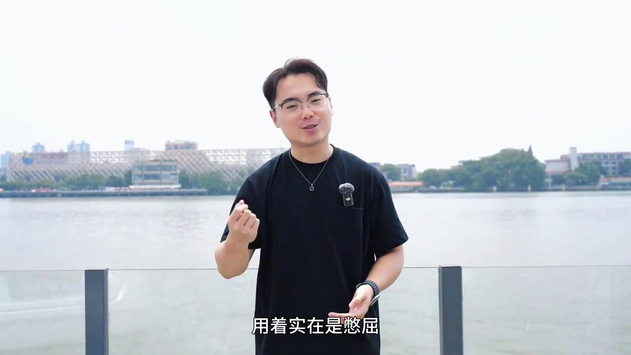 11万级就有越级体验？天籁·鸿蒙座舱既要还要