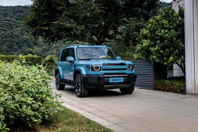 ​家庭新硬派iCAR V27和方程豹钛7哪个更显档次，二选一